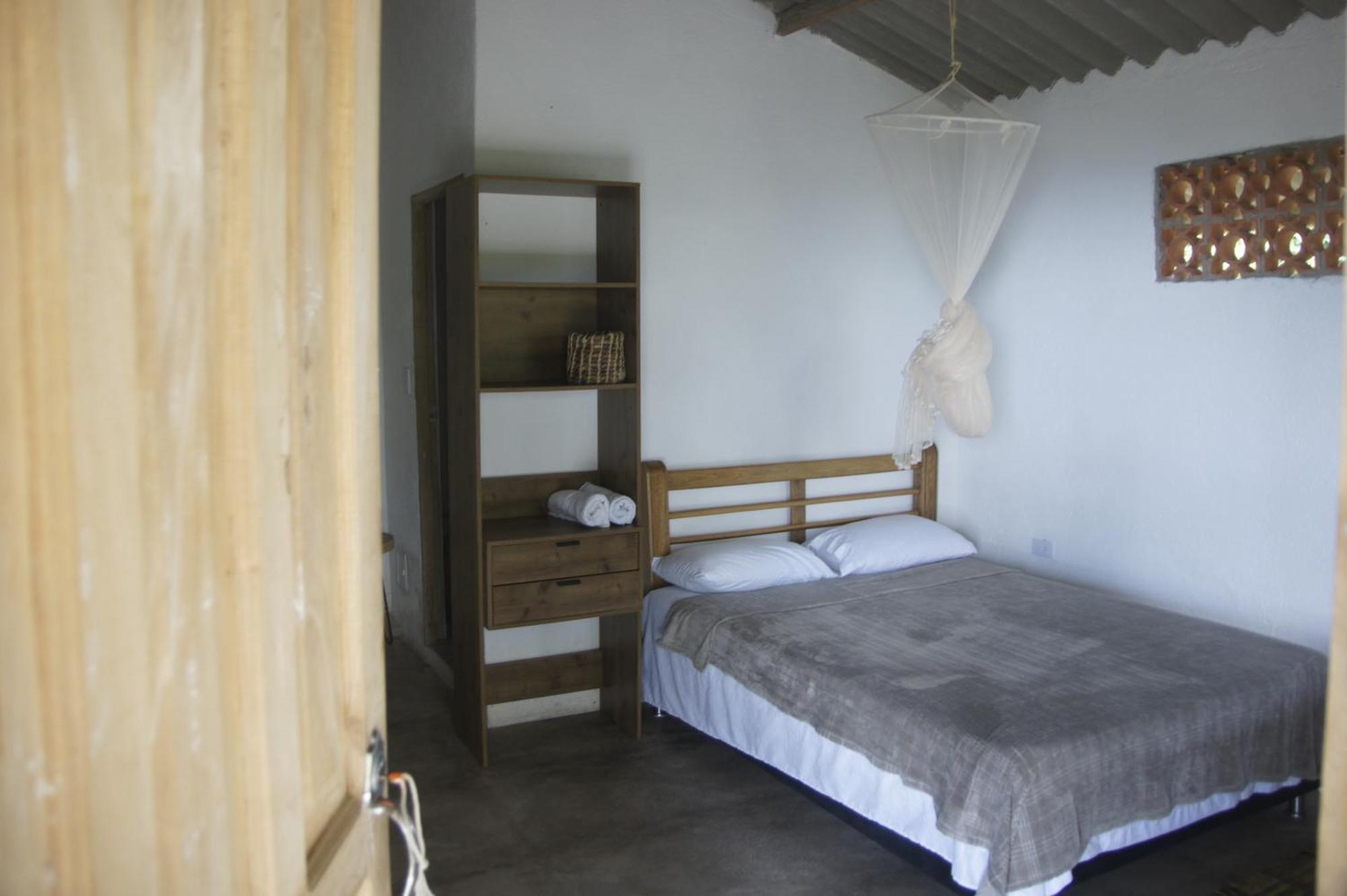 Vista Hostal *